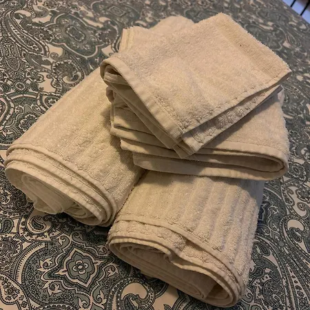 Namaste Luxury باري